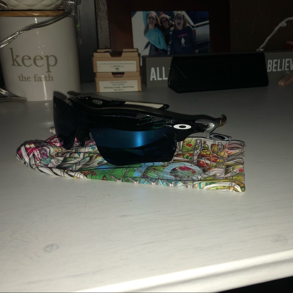 Oakley radar lock sunglasses